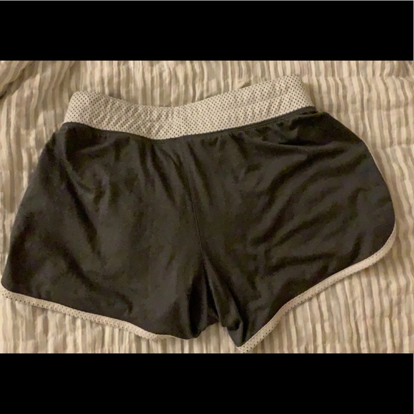 lounge shorts - Picture 2 of 2